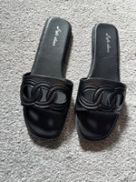 Slip on flat sliders black