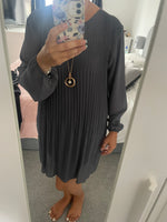 Long sleeve pleated necklace mini shift dress