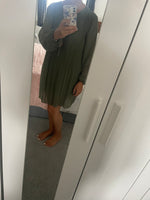 Long sleeve pleated necklace dress