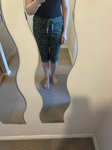 Magic leopard print cropped trousers